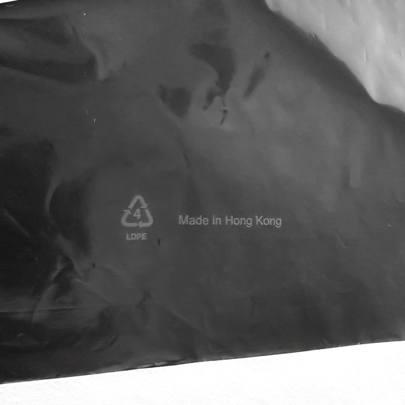 80 pc Merchandise Black Plastic Retail Bags with Handles 9x12 - Picture 3 of 4